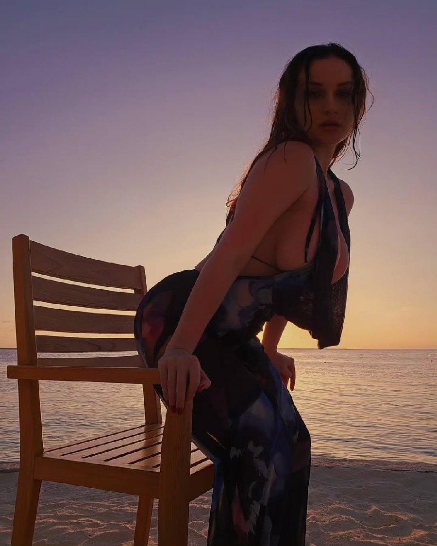 Sexy girl Miranda Faith nude in Malaga