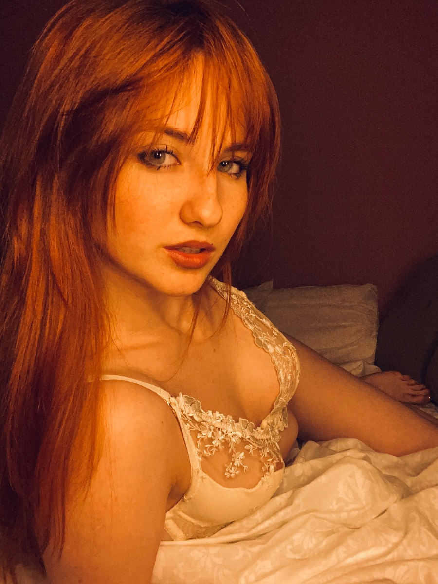 A playful frame from Nata — online in Malaga