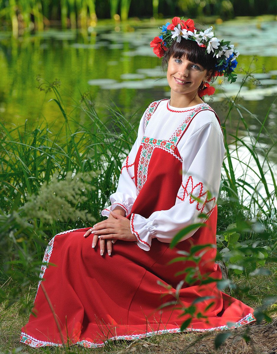 Beautiful girl Girls in Slavic costumes in Malaga