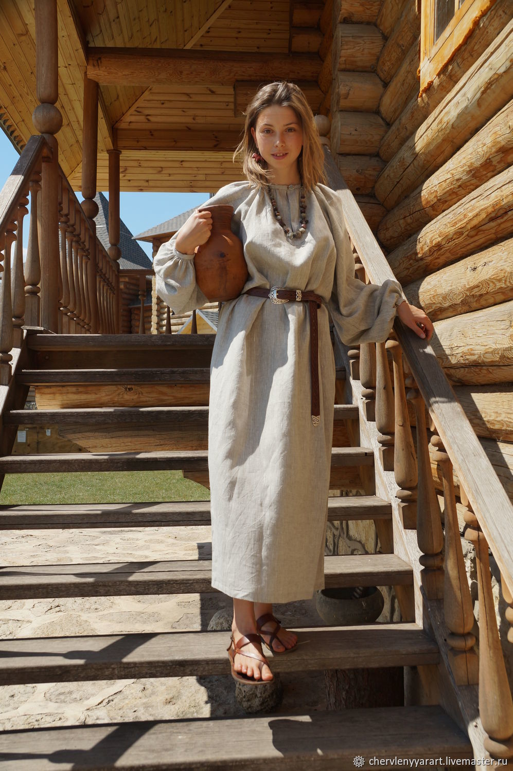 Girls in Slavic costumes in Malaga